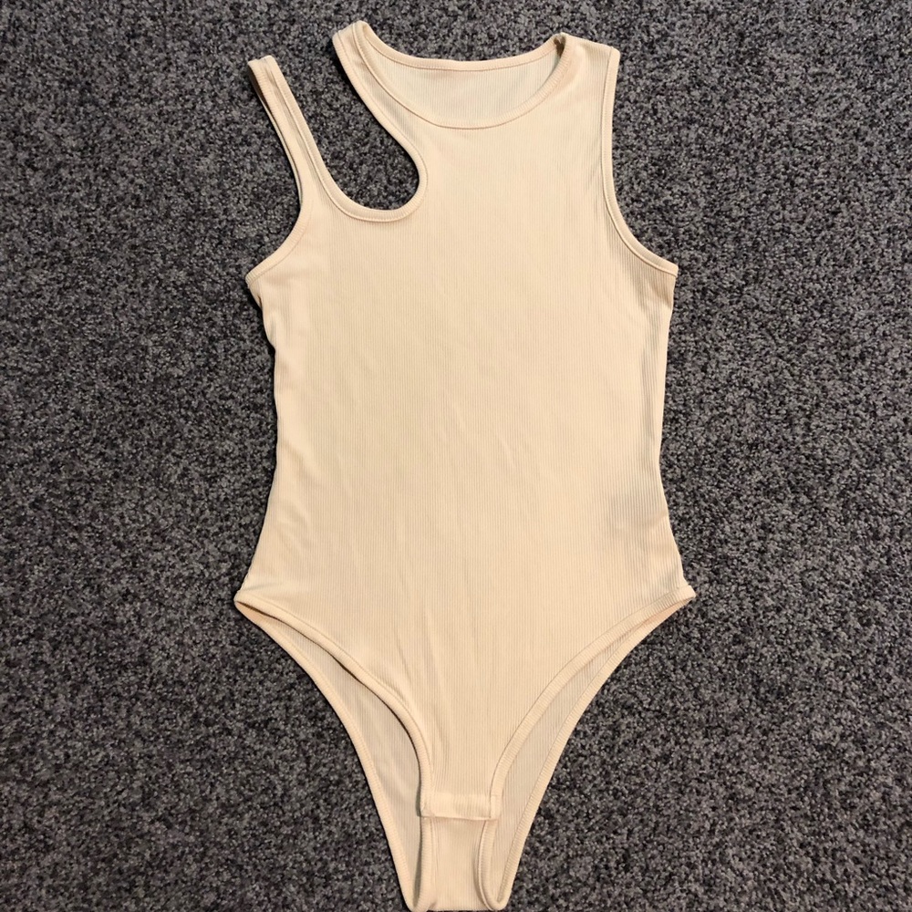 🌸4/$20🌸 SHEIN Cream Body Suit Size Small EUC